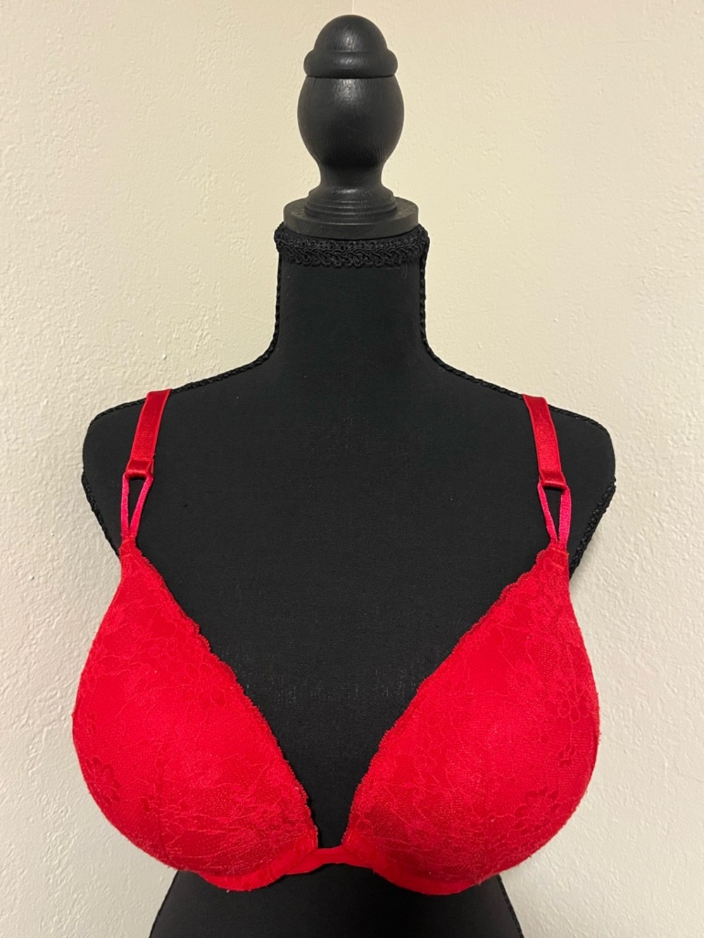 Victoria's Secret Red Lace Push-Up Bra-38DD
